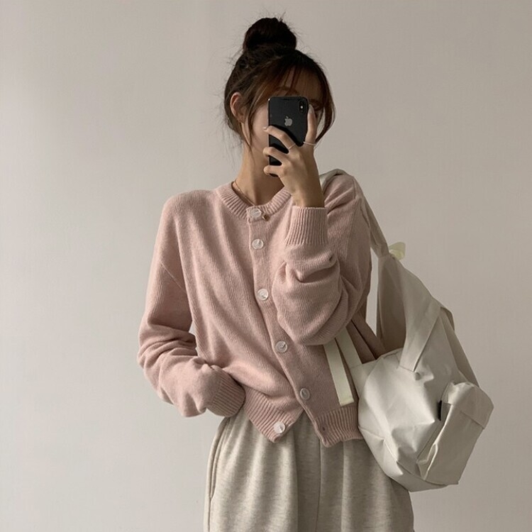 폭닥함의 정석 아방핏 겨울 라운드 단추 긴팔 오버핏 니트 가디건 핑크