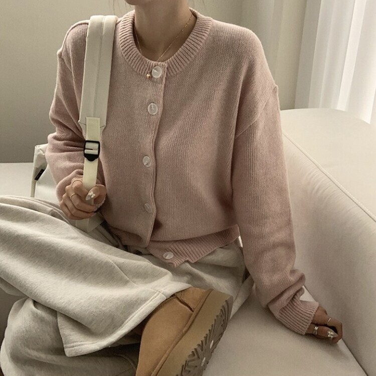 폭닥함의 정석 아방핏 겨울 라운드 단추 긴팔 오버핏 니트 가디건 핑크