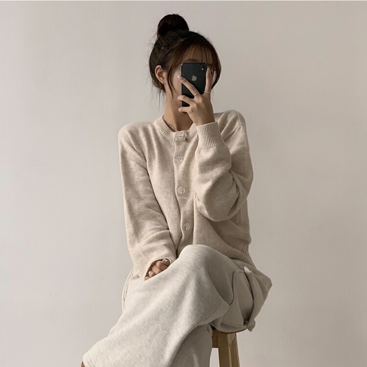 폭닥함의 정석 아방핏 겨울 라운드 단추 긴팔 오버핏 니트 가디건 오트밀