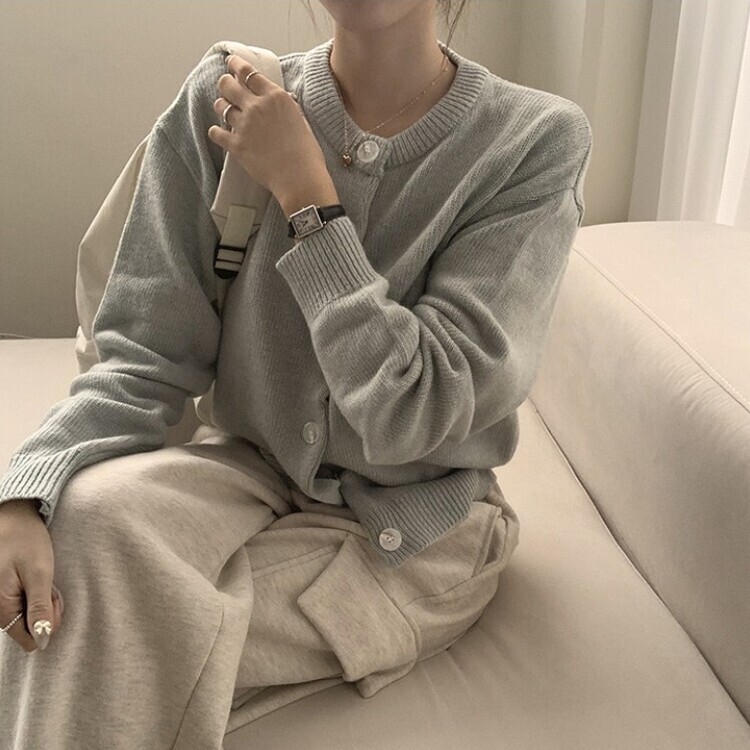 폭닥함의 정석 아방핏 겨울 라운드 단추 긴팔 오버핏 니트 가디건 민트