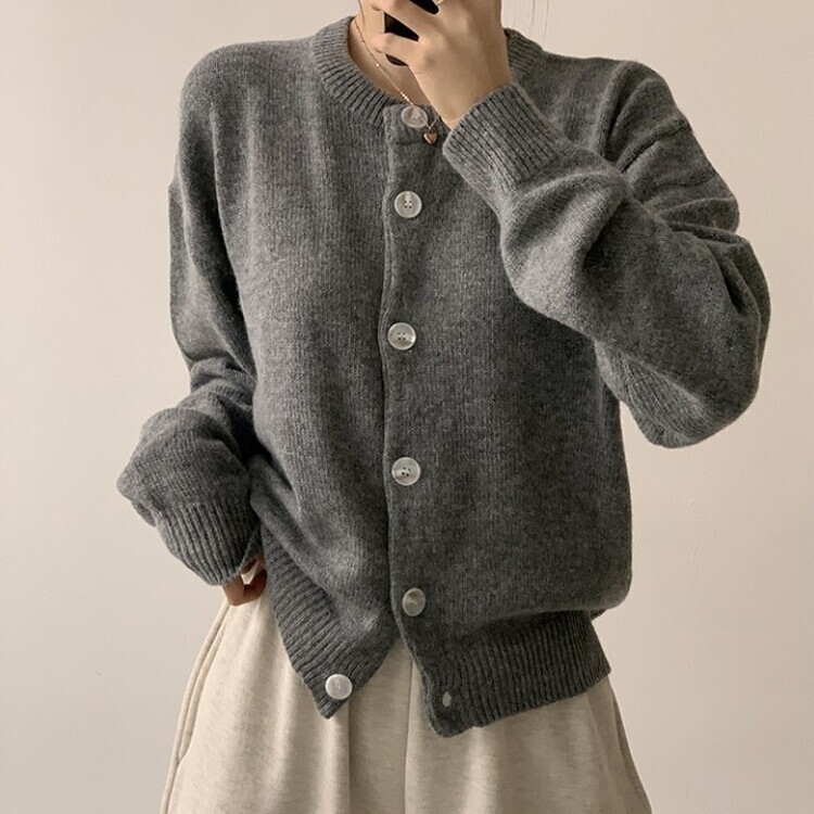 폭닥함의 정석 아방핏 겨울 라운드 단추 긴팔 오버핏 니트 가디건 그레이