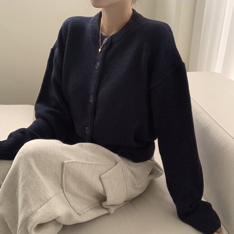 폭닥함의 정석 아방핏 겨울 라운드 단추 긴팔 오버핏 니트 가디건 네이비