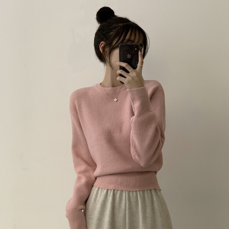 러블리한 무드의 정석 파스텔 라운드 긴팔 세미 크롭 베이직 데일리 무지 봄옷 아방핏 니트 연핑크