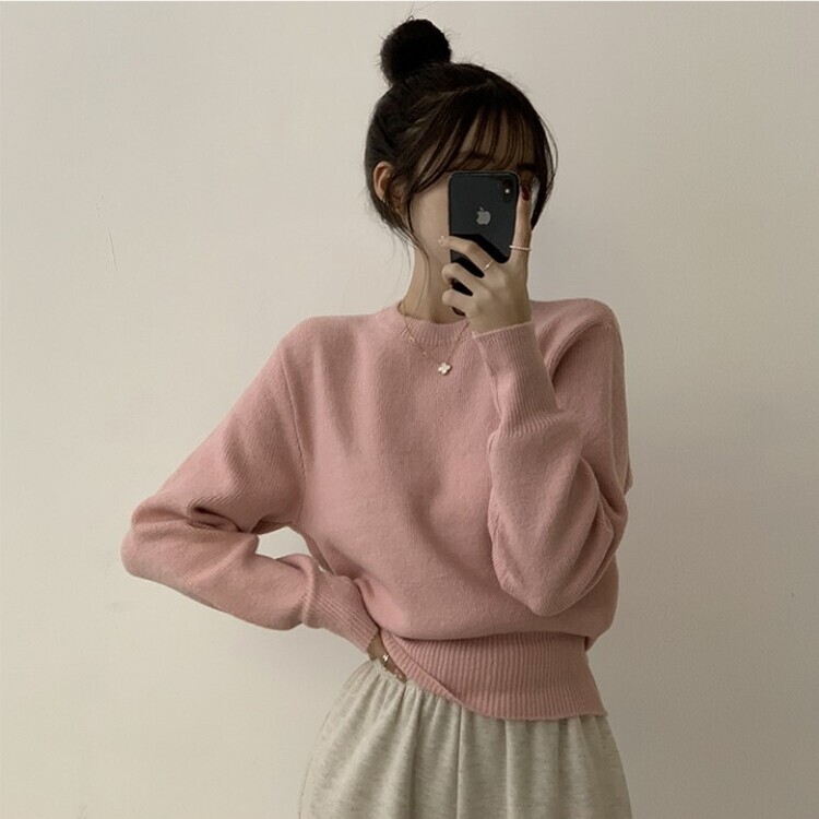러블리한 무드의 정석 파스텔 라운드 긴팔 세미 크롭 베이직 데일리 무지 봄옷 아방핏 니트 연핑크