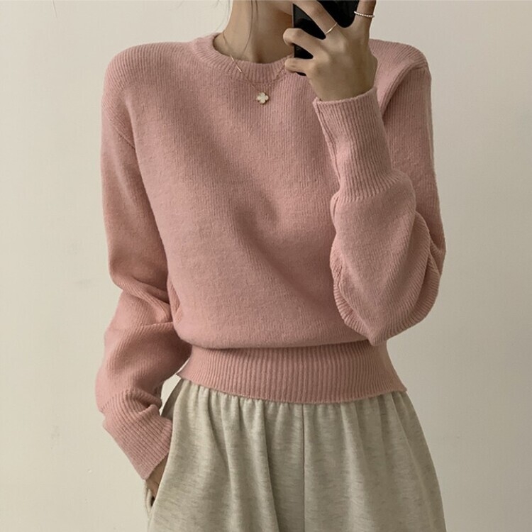 러블리한 무드의 정석 파스텔 라운드 긴팔 세미 크롭 베이직 데일리 무지 봄옷 아방핏 니트 연핑크