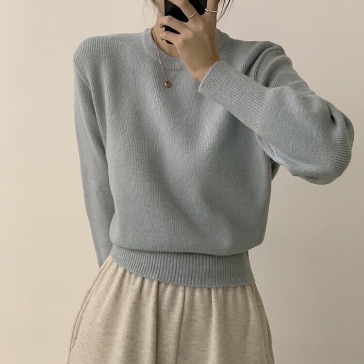 러블리한 무드의 정석 파스텔 라운드 긴팔 세미 크롭 베이직 데일리 무지 봄옷 아방핏 니트 소라