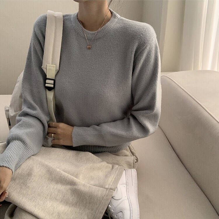 러블리한 무드의 정석 파스텔 라운드 긴팔 세미 크롭 베이직 데일리 무지 봄옷 아방핏 니트 소라