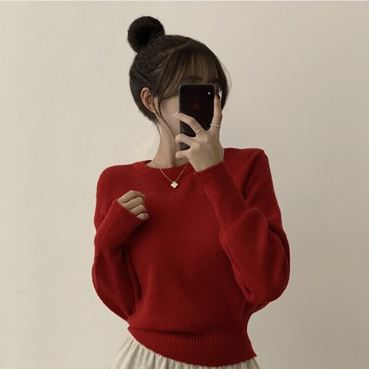 러블리한 무드의 정석 파스텔 라운드 긴팔 세미 크롭 베이직 데일리 무지 봄옷 아방핏 니트 레드