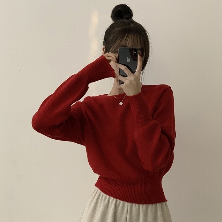 러블리한 무드의 정석 파스텔 라운드 긴팔 세미 크롭 베이직 데일리 무지 봄옷 아방핏 니트 레드