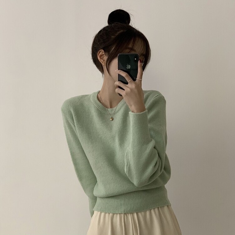 러블리한 무드의 정석 파스텔 라운드 긴팔 세미 크롭 베이직 데일리 무지 봄옷 아방핏 니트 민트