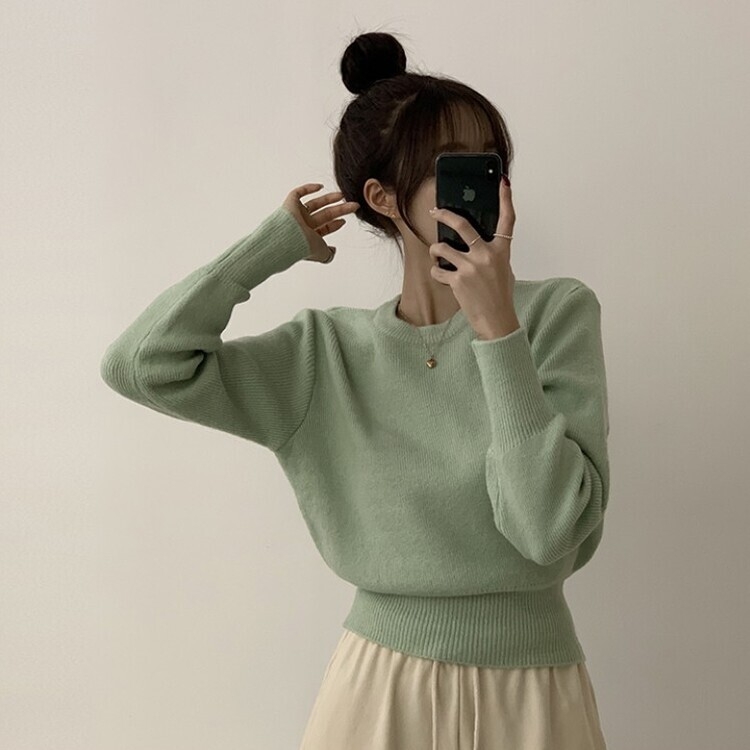러블리한 무드의 정석 파스텔 라운드 긴팔 세미 크롭 베이직 데일리 무지 봄옷 아방핏 니트 민트