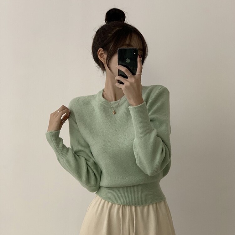 러블리한 무드의 정석 파스텔 라운드 긴팔 세미 크롭 베이직 데일리 무지 봄옷 아방핏 니트 민트