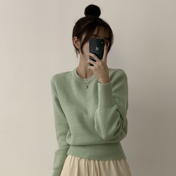 러블리한 무드의 정석 파스텔 라운드 긴팔 세미 크롭 베이직 데일리 무지 봄옷 아방핏 니트 민트