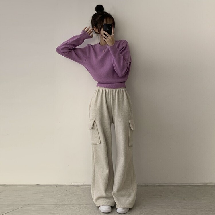 러블리한 무드의 정석 파스텔 라운드 긴팔 세미 크롭 베이직 데일리 무지 봄옷 아방핏 니트 라일락