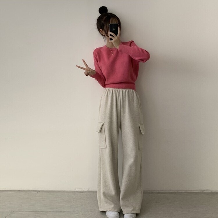 러블리한 무드의 정석 파스텔 라운드 긴팔 세미 크롭 베이직 데일리 무지 봄옷 아방핏 니트 핫핑크