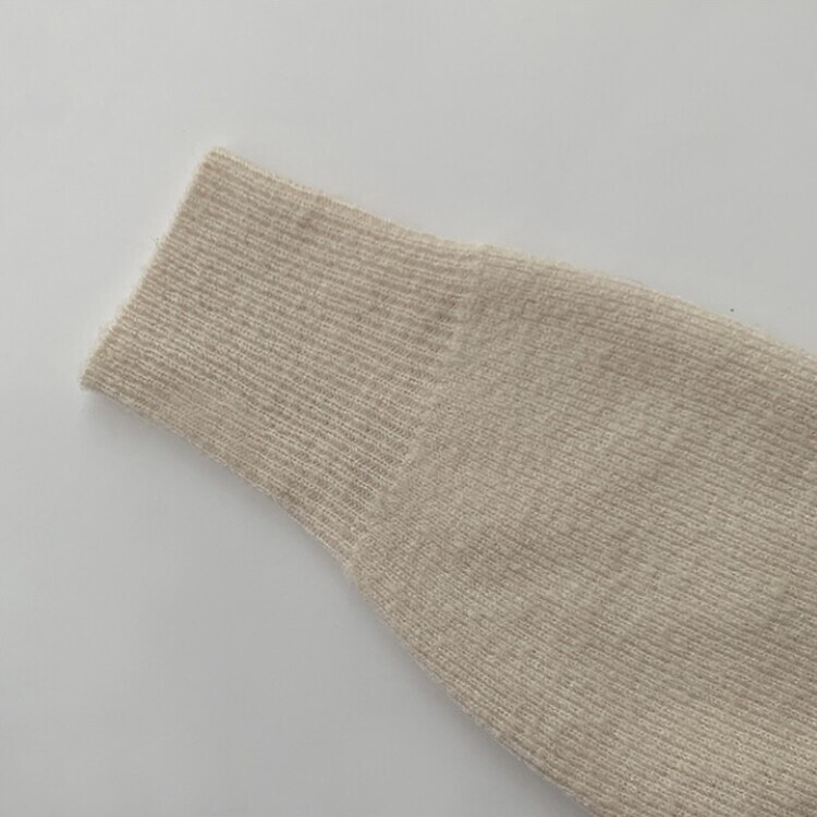 러블리한 무드의 정석 파스텔 라운드 긴팔 세미 크롭 베이직 데일리 무지 봄옷 아방핏 니트