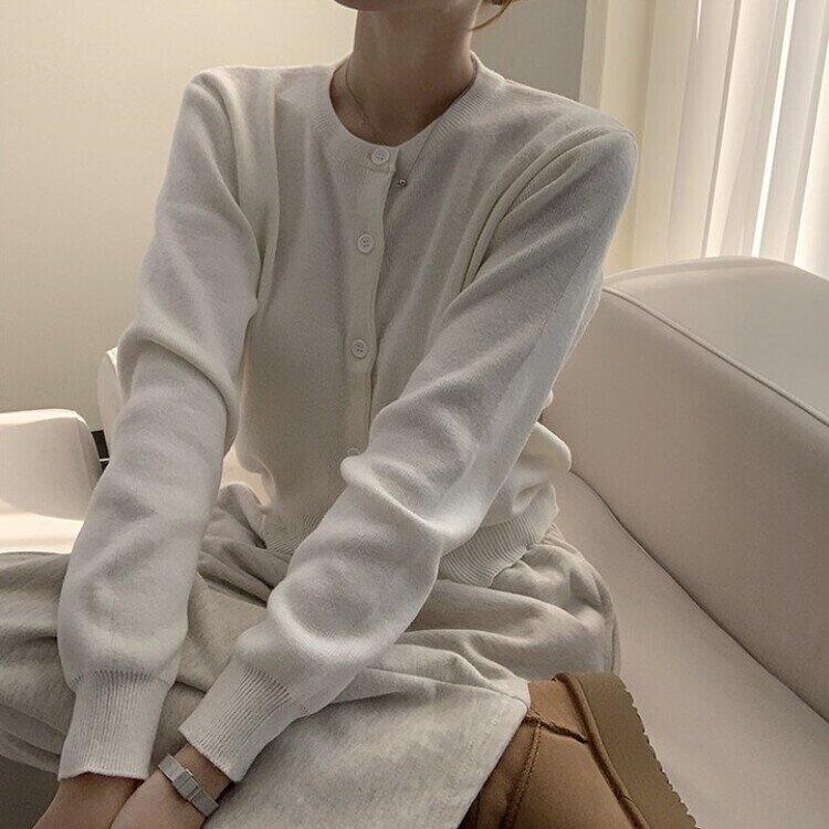 스노우 라운드 겨울 무지 베이직 캐주얼 허리잘록 기본 긴팔 가디건 화이트