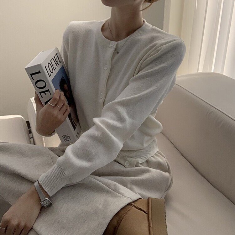 스노우 라운드 겨울 무지 베이직 캐주얼 허리잘록 기본 긴팔 가디건 화이트