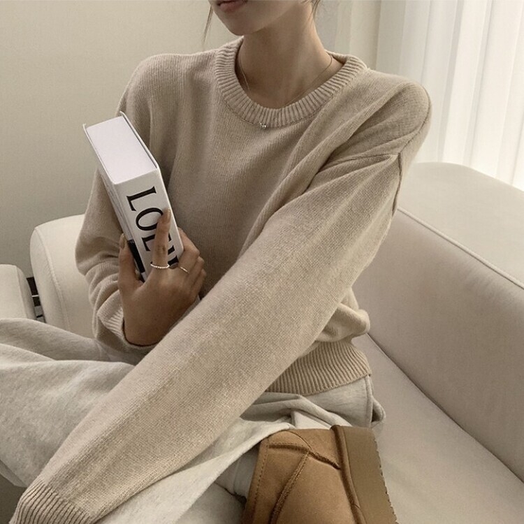 에리카 봄옷 라운드 램스울 긴팔 허리잘록 무지 데일리 베이직 오버핏 니트 베이지