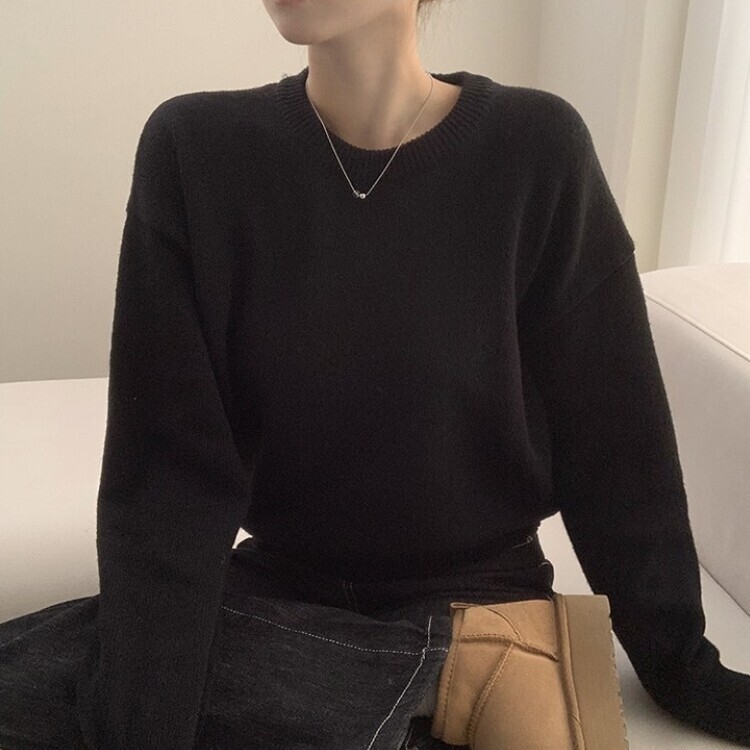 에리카 봄옷 라운드 램스울 긴팔 허리잘록 무지 데일리 베이직 오버핏 니트 블랙