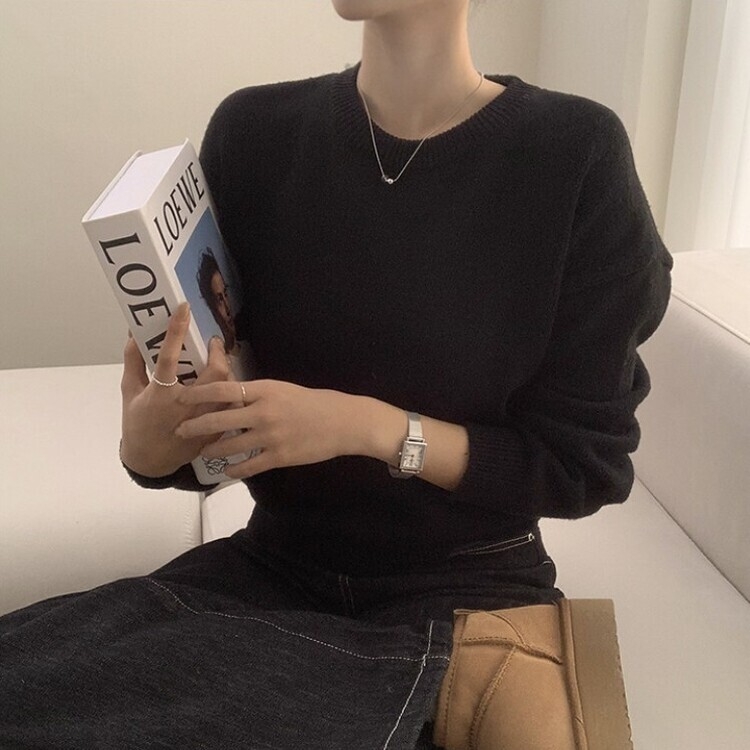 에리카 봄옷 라운드 램스울 긴팔 허리잘록 무지 데일리 베이직 오버핏 니트 블랙