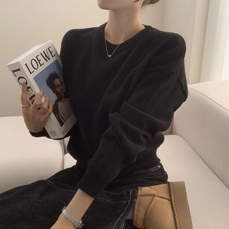 에리카 봄옷 라운드 램스울 긴팔 허리잘록 무지 데일리 베이직 오버핏 니트 블랙