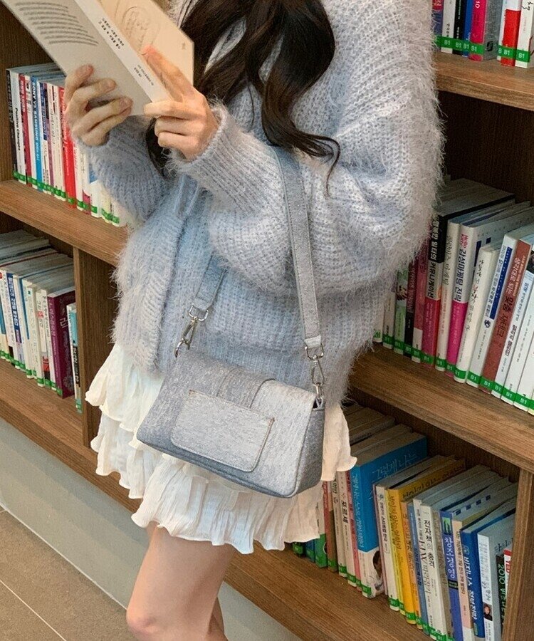 クラシックショルダーバッグ LIGHT BLUE