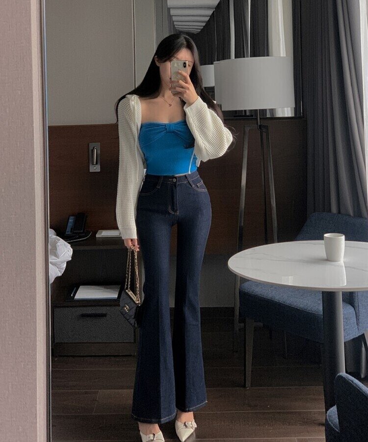 センタープレスブーツカットパンツ DARK BLUE