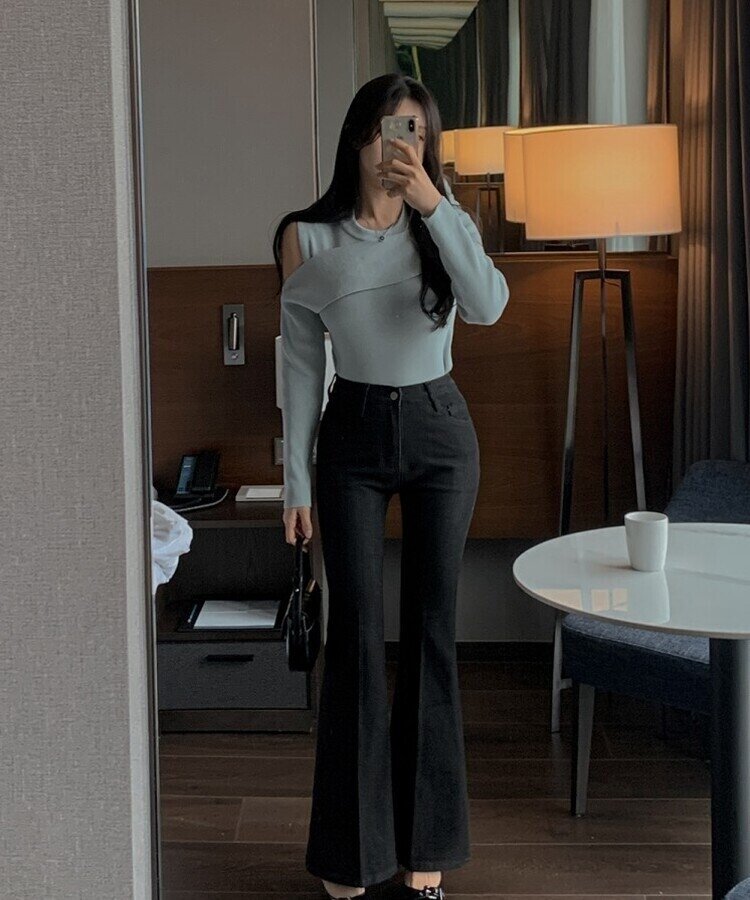 センタープレスブーツカットパンツ BLACK