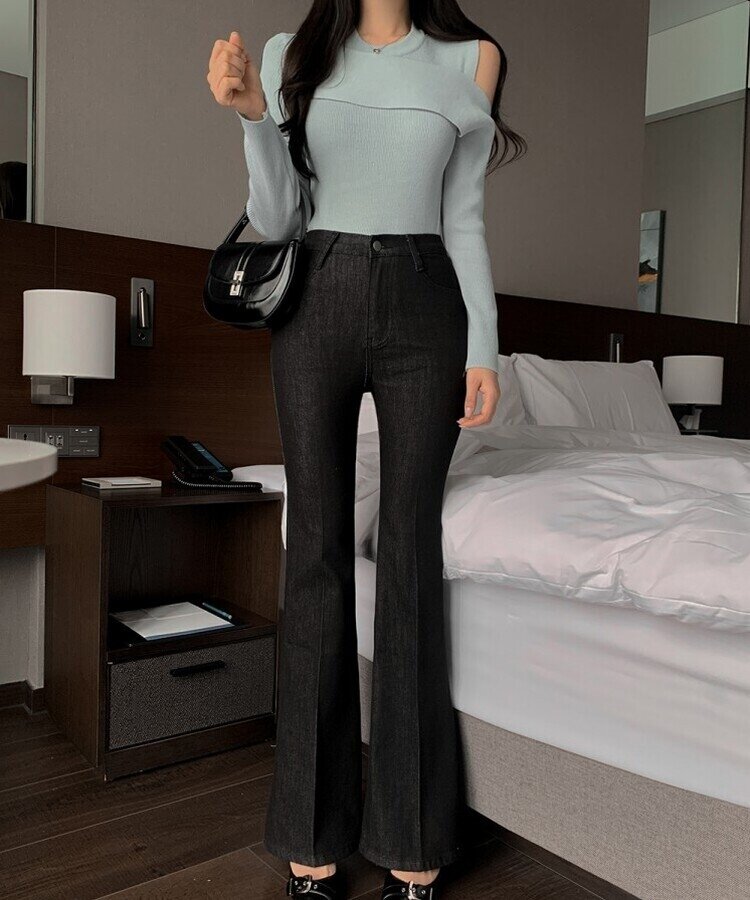 センタープレスブーツカットパンツ BLACK