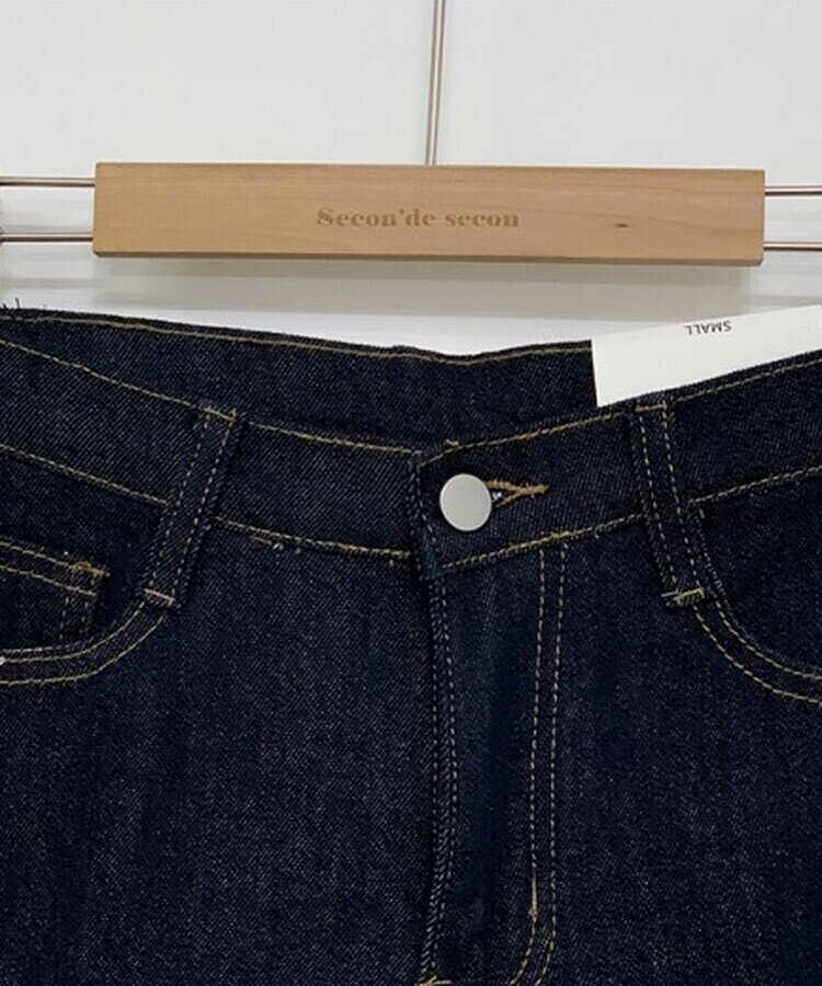 センタープレスブーツカットパンツ