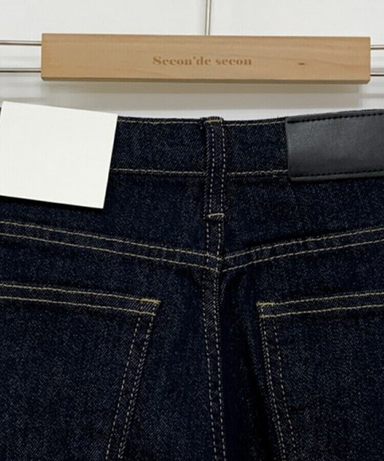 センタープレスブーツカットパンツ
