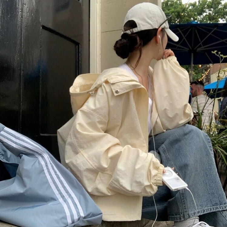 オーバーフィットフードウィンドブレーカー CREAM