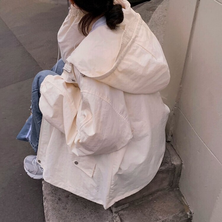 オーバーフィットフードウィンドブレーカー CREAM