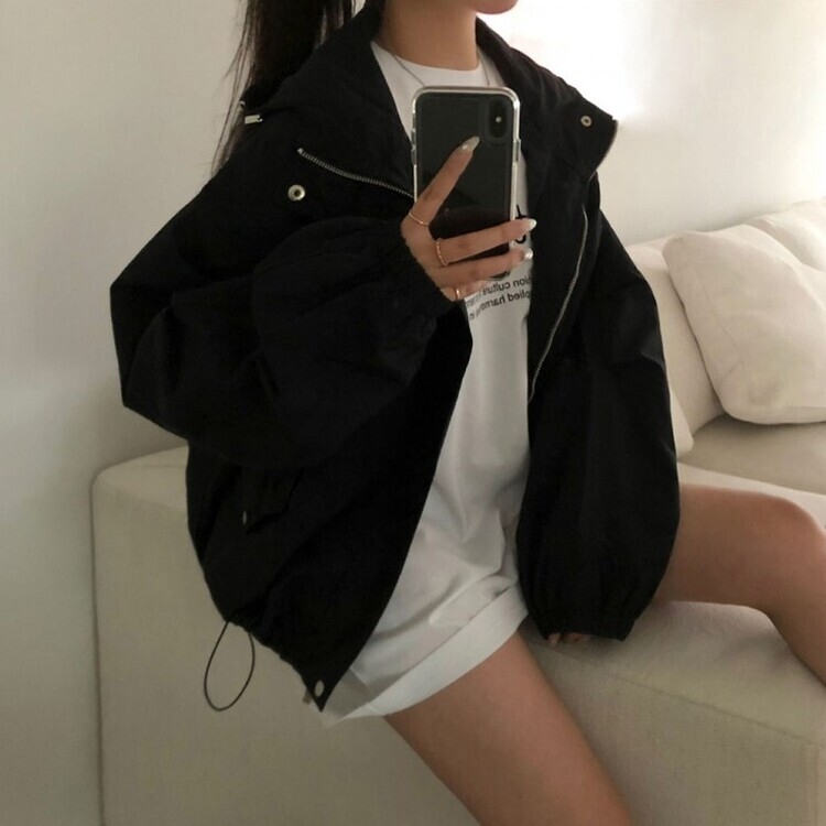 オーバーフィットフードウィンドブレーカー BLACK