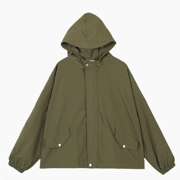 オーバーフィットフードウィンドブレーカー