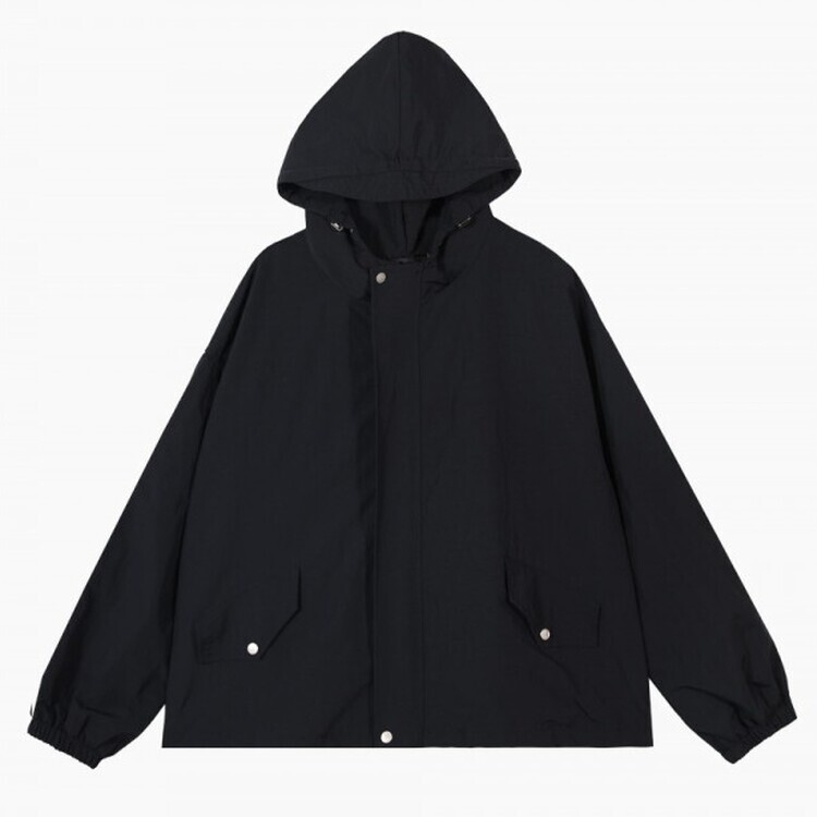 オーバーフィットフードウィンドブレーカー
