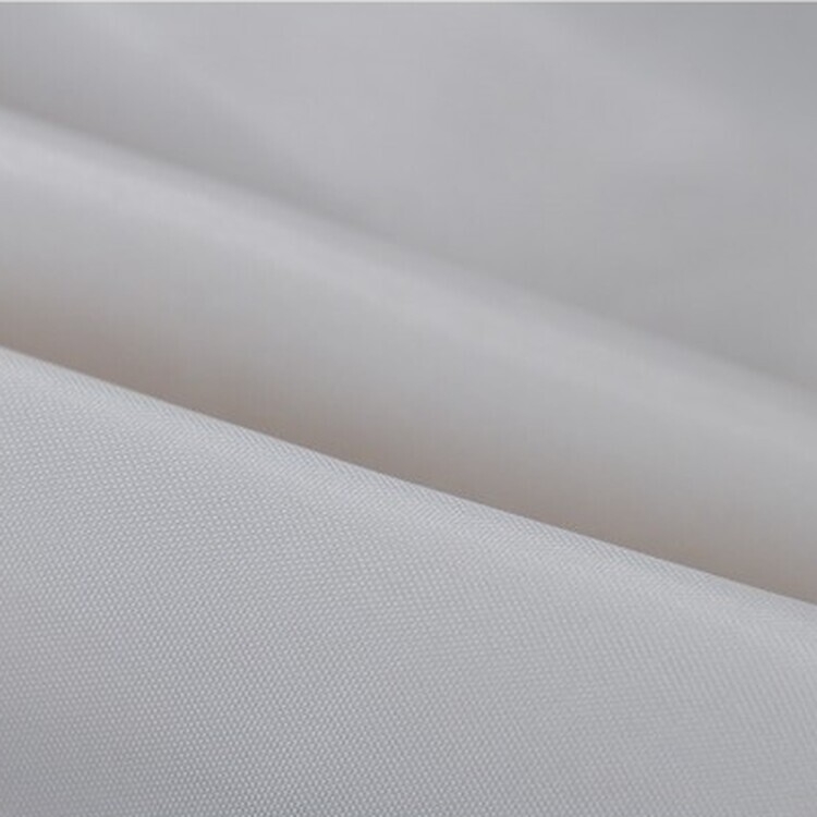 オーバーフィットフードウィンドブレーカー