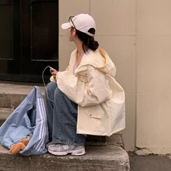 オーバーフィットフードウィンドブレーカー CREAM