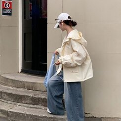 オーバーフィットフードウィンドブレーカー CREAM