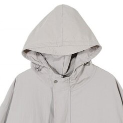 オーバーフィットフードウィンドブレーカー