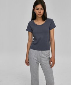 シンプルUネック半袖T Charcoal Blue