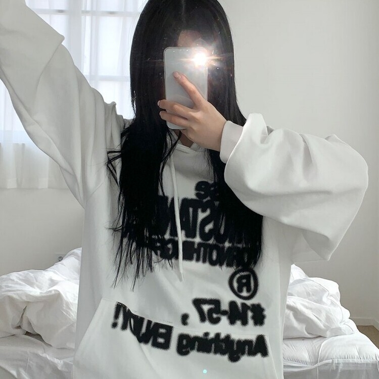 리오스 스프레이 레터링 프린팅 남녀공용 루즈 맨투맨 후드티 3color 화이트