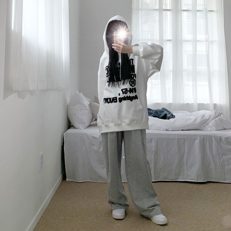 리오스 스프레이 레터링 프린팅 남녀공용 루즈 맨투맨 후드티 3color 화이트