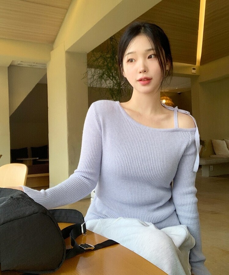 アンバランスオフショルダーリブニット｜ニット｜韓国