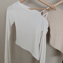 アンバランススリット長袖Tシャツ