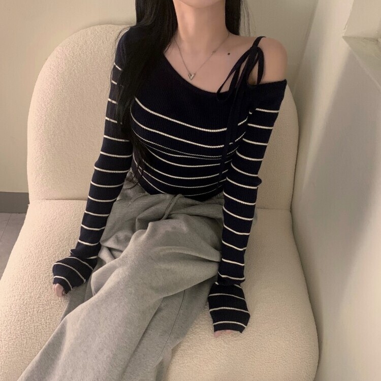 ワンオフショルボーダーニット STRIPE NAVY