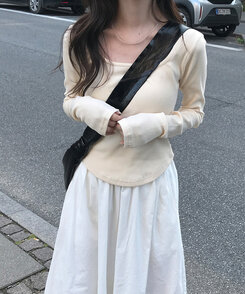 ベーシックリブスクエアスリムTシャツ CREAM BEIGE