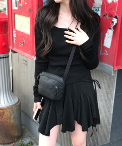 ベーシックリブスクエアスリムTシャツ BLACK