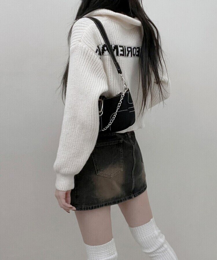 위드레터링반집업크롭니트